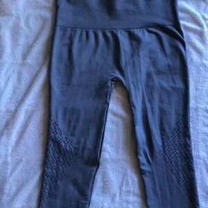 NWOT Max Studio Leggings Size Medium